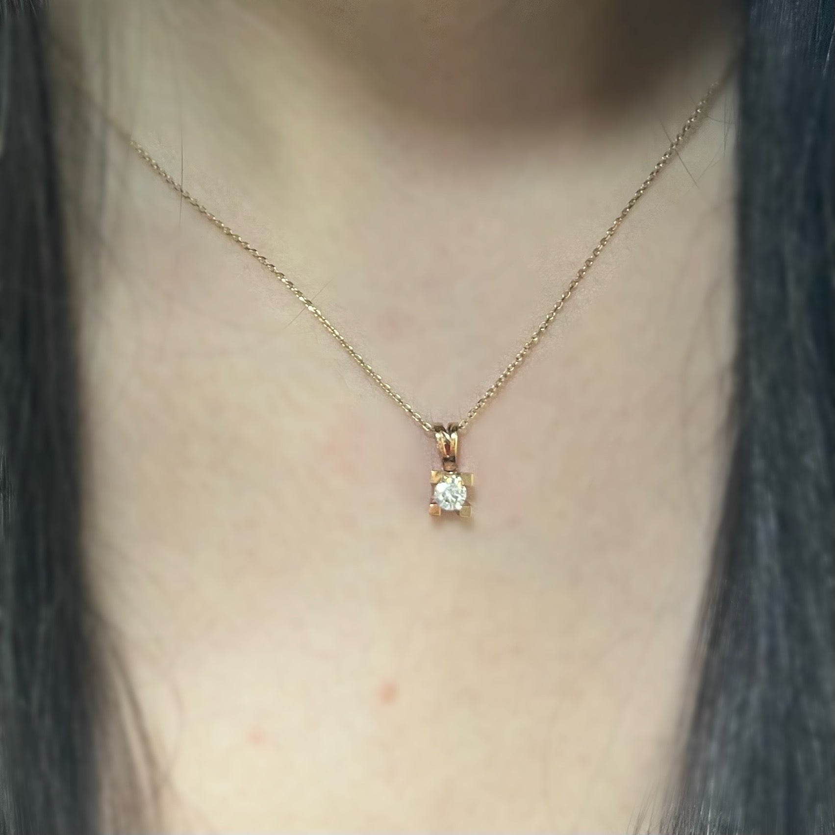 Висулка с диамант розово злато 0.20 карата